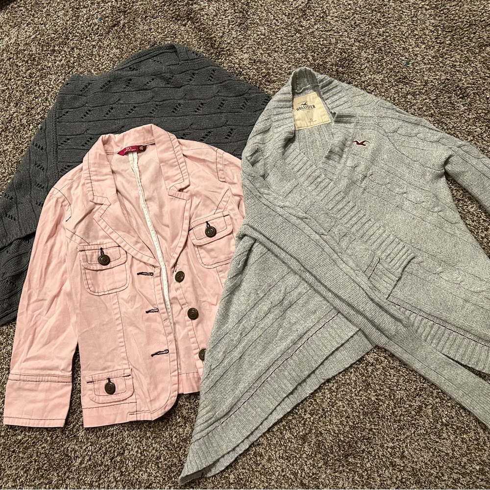 Women’s Outerwear Bundle. Brand’s are Loft, Hollister and SO